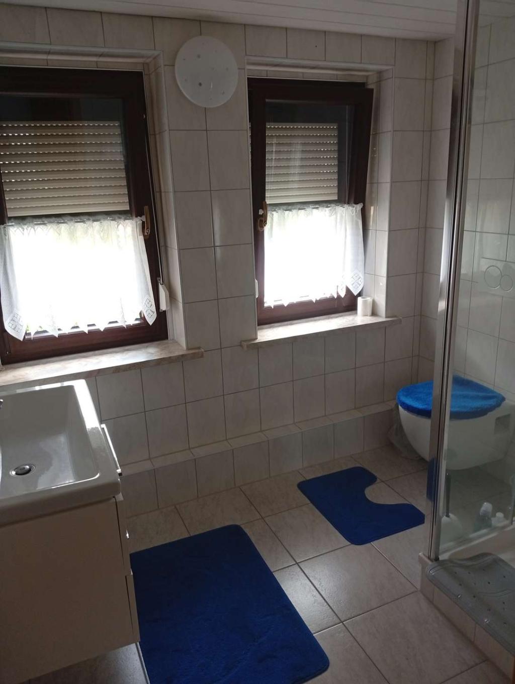 WC mit Dusche im Obergeschoss