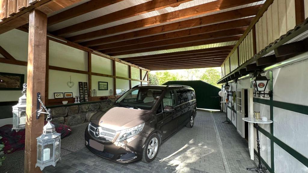 Carport zugehörig zum Gartenhaus 