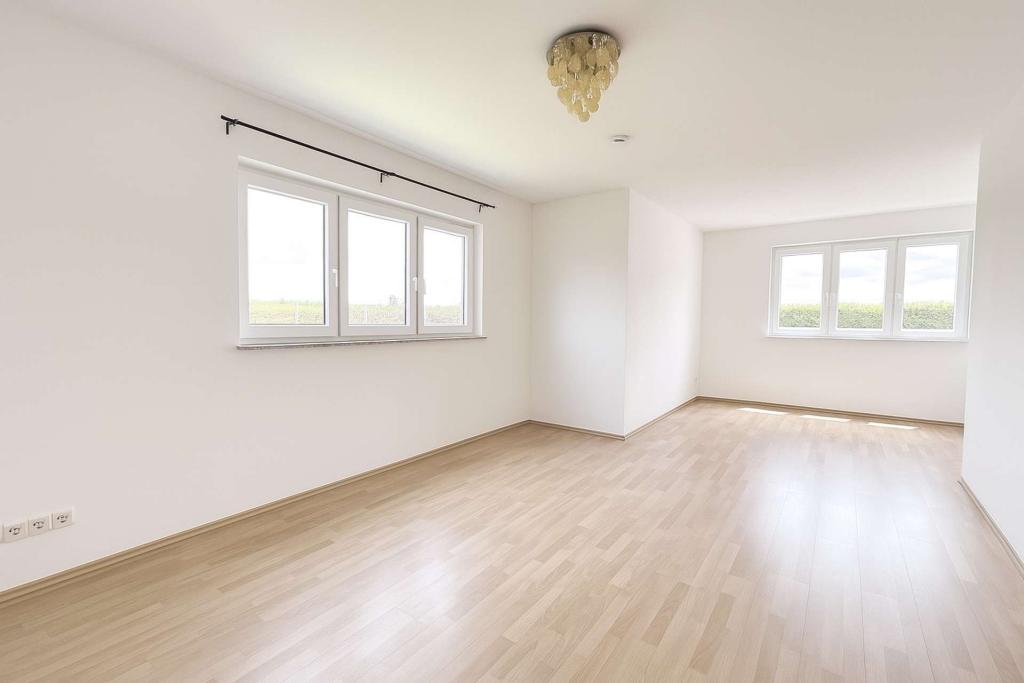 Schlafzimmer mit Durchbruch (renoviert) 