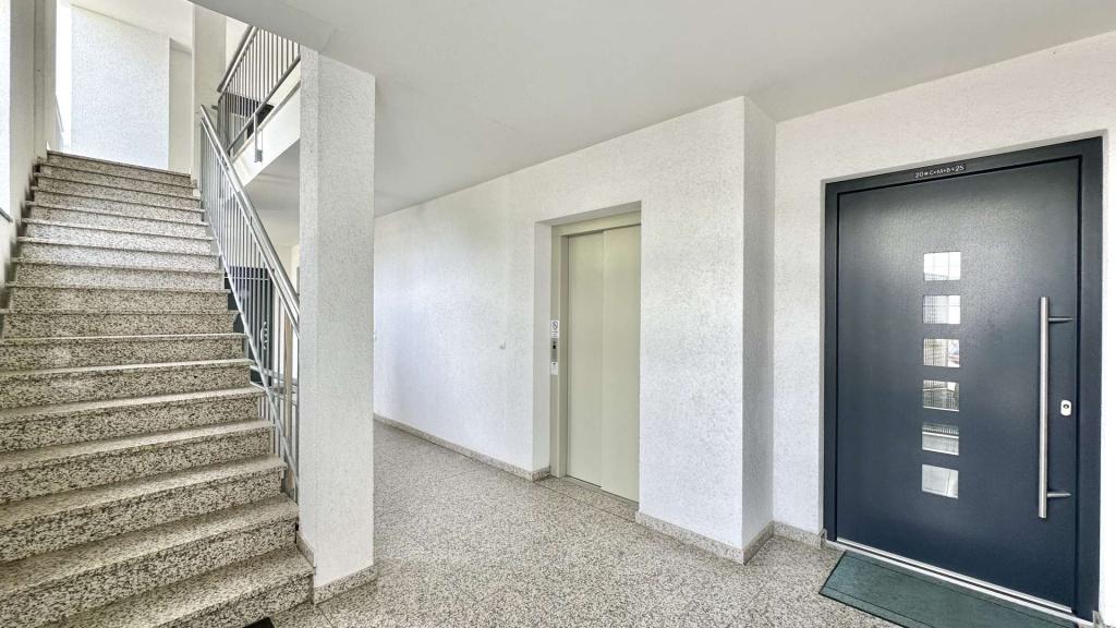 Treppenhaus/Zugang 