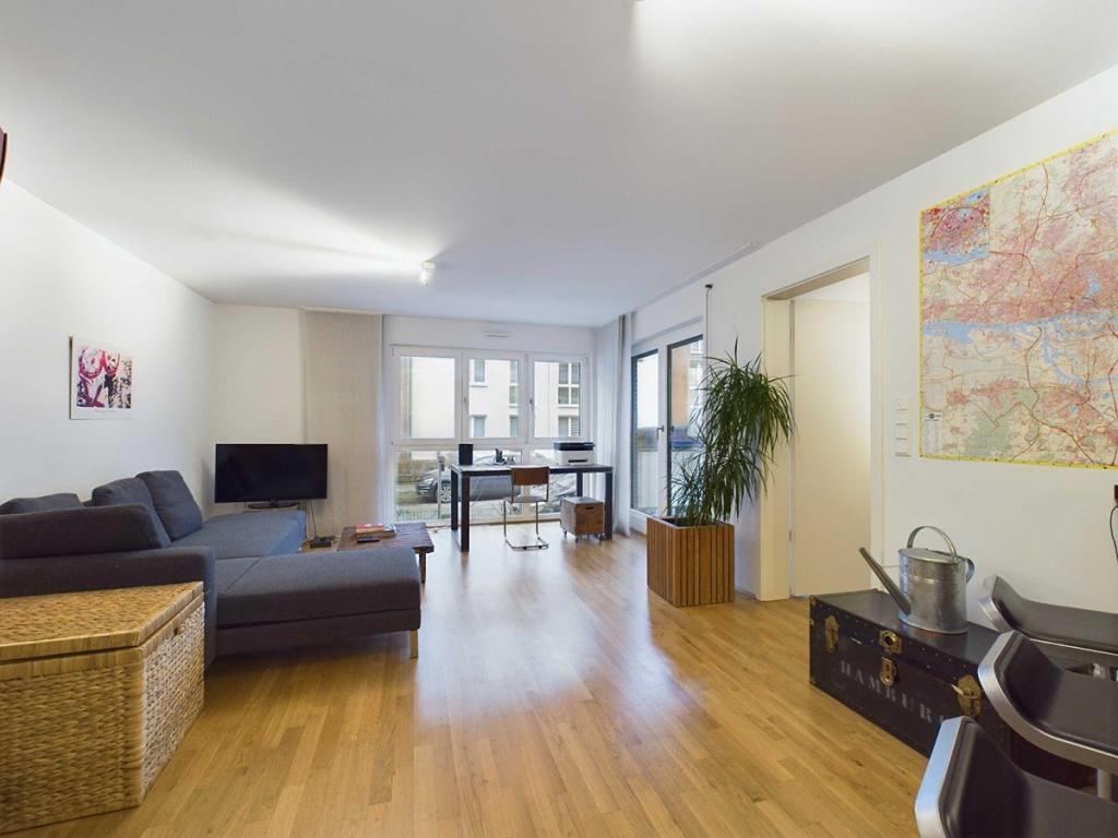 Premium Wohnen in Wandsbek: Helle Neubauwohnung mit Loggia und Team 7 Massivholzküche und Tiefgarage - Foto 3
