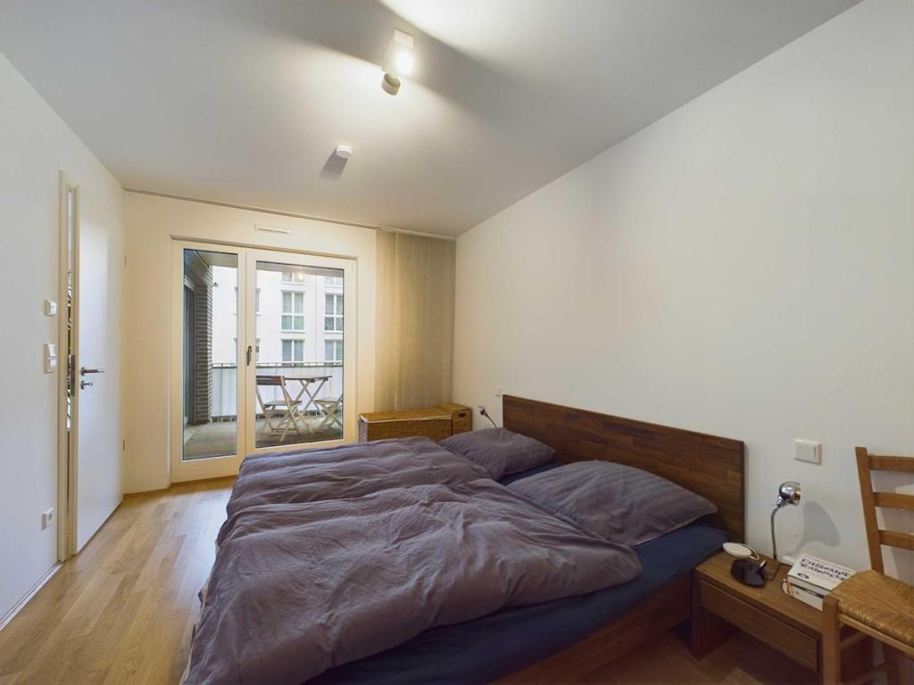 Premium Wohnen in Wandsbek: Helle Neubauwohnung mit Loggia und Team 7 Massivholzküche und Tiefgarage - Foto 4