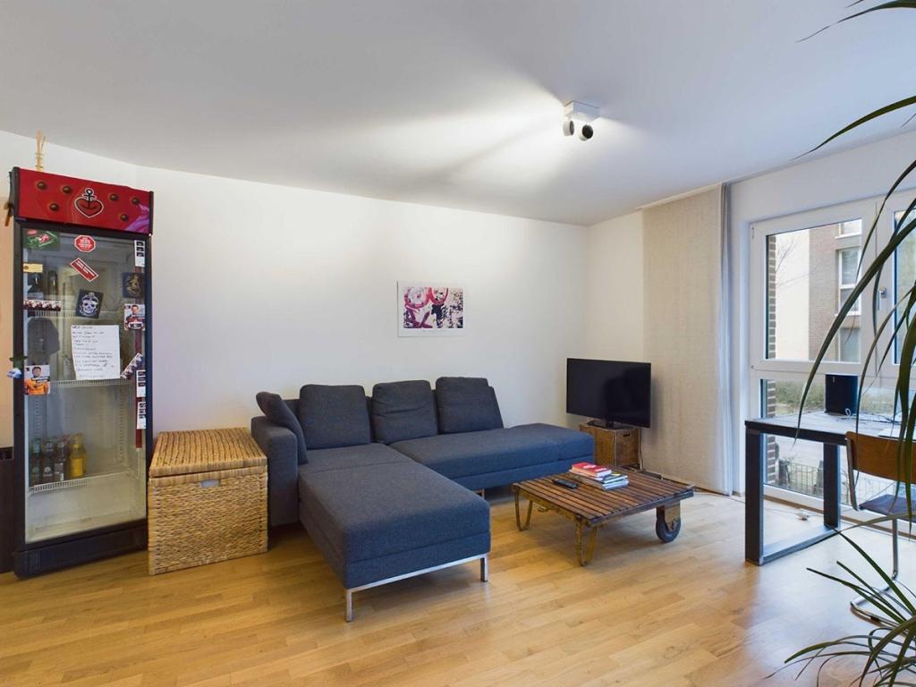Premium Wohnen in Wandsbek: Helle Neubauwohnung mit Loggia und Team 7 Massivholzküche und Tiefgarage - Foto 1
