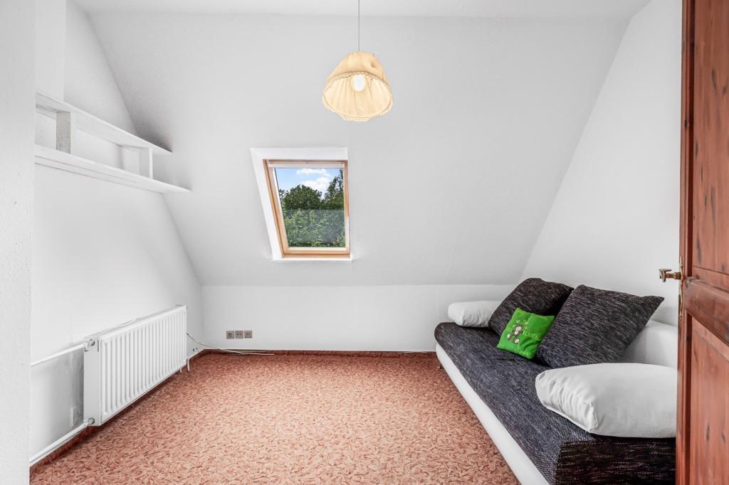 Halbes Zimmer II im Dachgeschoss 