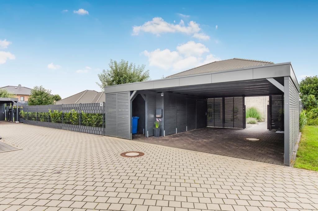 Doppelcarport mit angrenzendem Abstellraum