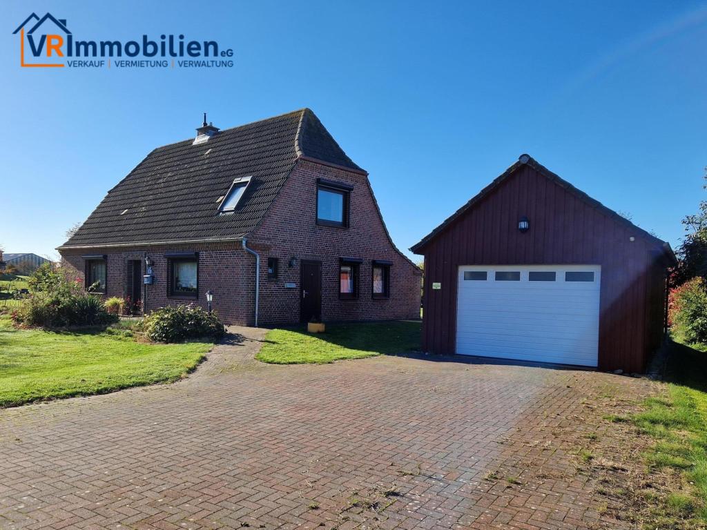 Einfamilienhaus mit Garage