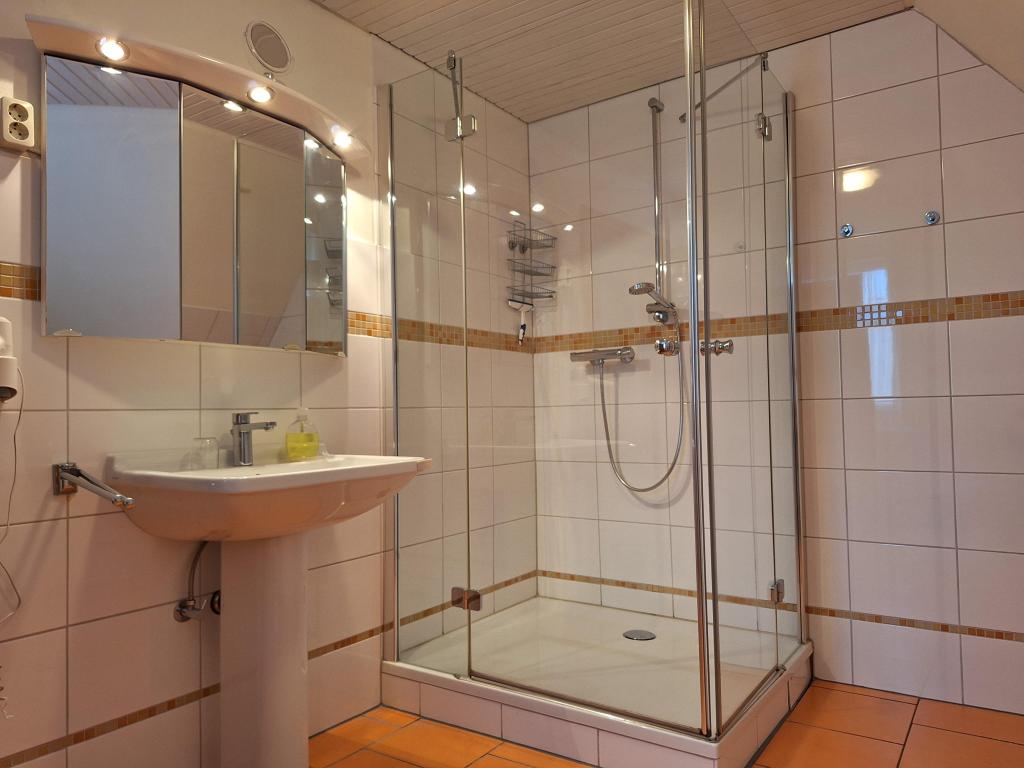 Haus 1 Bad en suite im OG