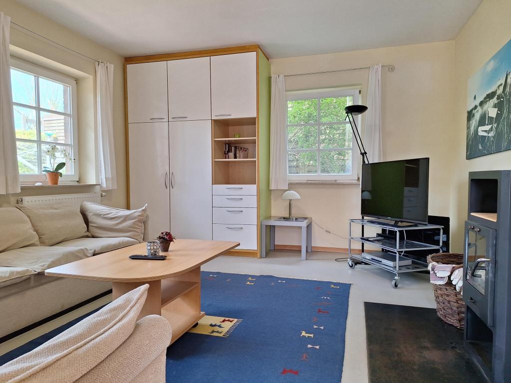Haus 4 Zimmer Zimmer mit Ofen im EG