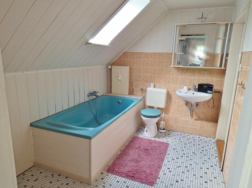 Badezimmer im DG