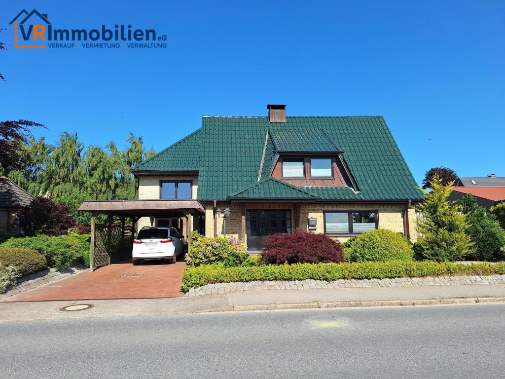 Schmuckes Einfamilenhaus mit Carport