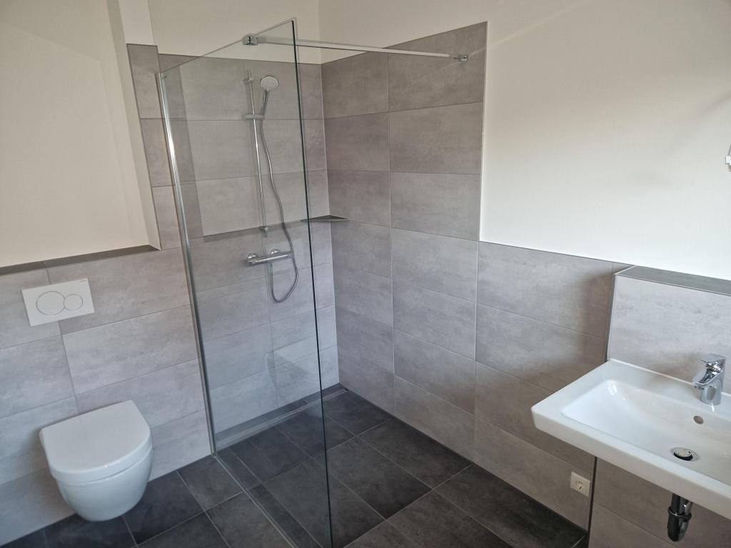 Mieten mit Wohlfühlfaktor: Neubau-Reihenendhaus mit hohen Energiestandards - Photo 2