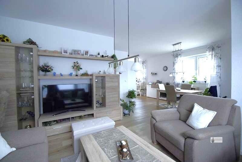 Neubau EG-Whg. links mit Terrasse und Garten Garage und 2 Abstellräumen + Luft-Wärme-Heizung - Photo 4