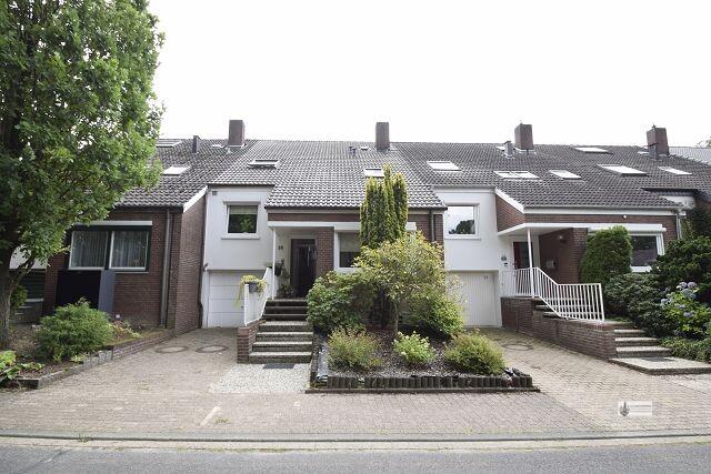 RMH mit Garage und Stellplatz