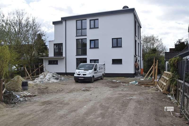 Neubau mit Fertigstellung im Juli 2026 Hoch moderne EG Wohnung + Rollläden + Stellplatz ohne Küche - Photo 1