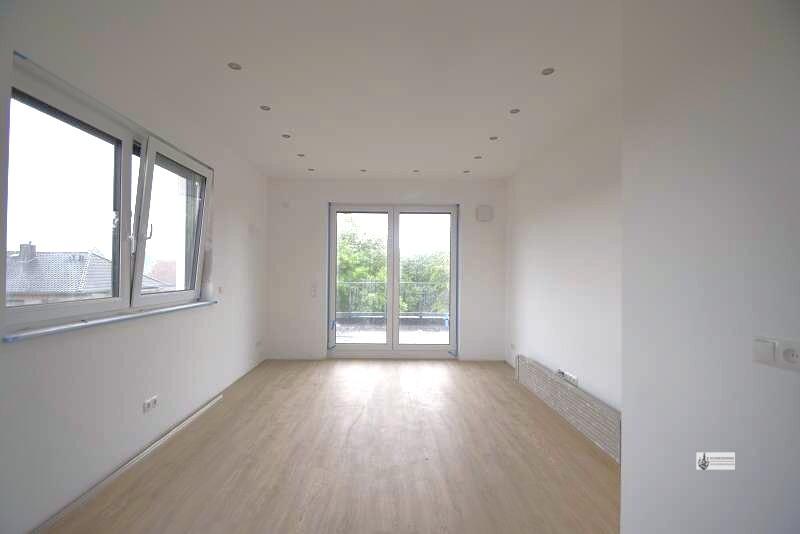 Hoch moderne Penthouse-Wohnung Neubau zum 1.7.2026 Rollläden + Stellplatz + Dachterrasse ohne Küche - Foto 1