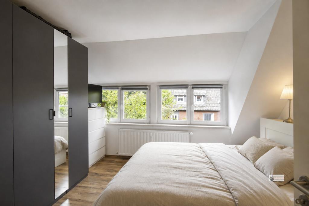 3,5 Zimmer OG - Wohnung im 5 Parteienhaus in ruhiger Lage mit Einbauküche und Stellplatz - Foto 2
