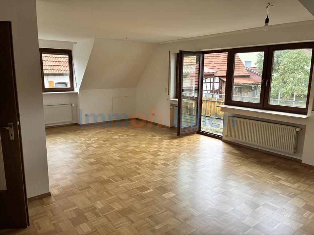 Attraktive 2,5 Zimmerwohnung im DG mit Balkon - Foto 1