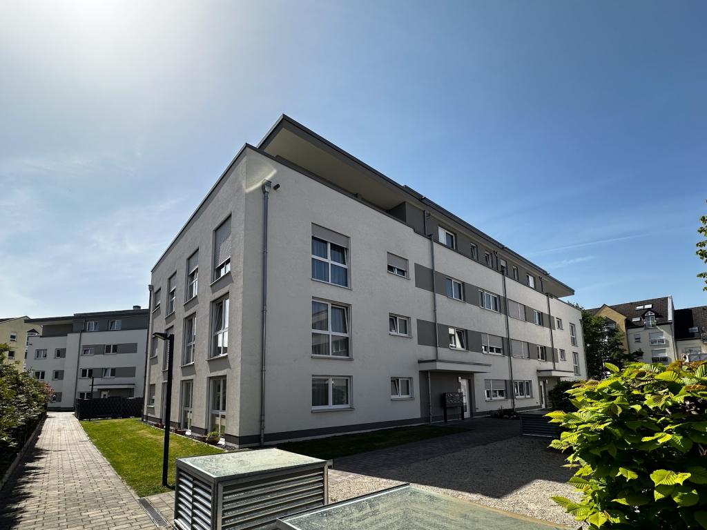 Helle 4-Zimmer-Wohnung mit Dachterrasse in Langen - Photo 1
