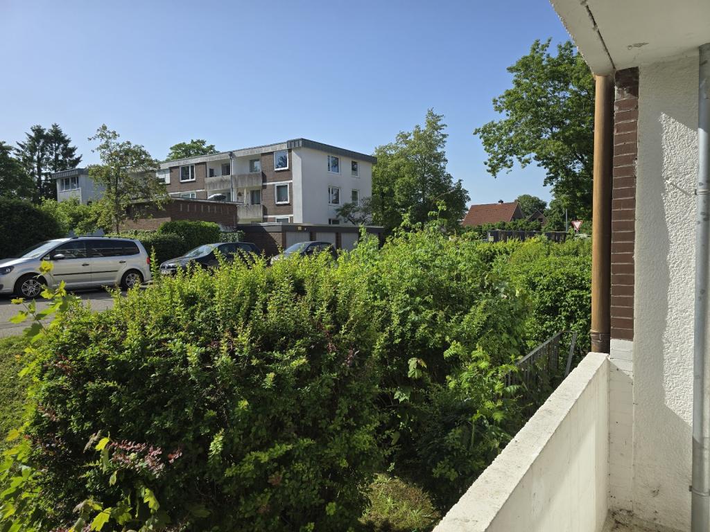 Ruhig gelegene 2,5-Zimmer-Wohnung ca. 64,68 m² mit Loggia und Einbauküche - Photo 4