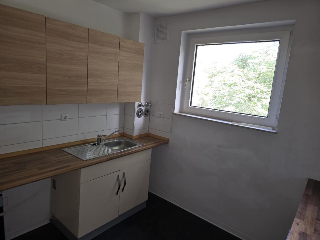 Charmante 3-Zimmer-Wohnung ca. 73,01m² mit Loggia und Einbauküche - Photo 2