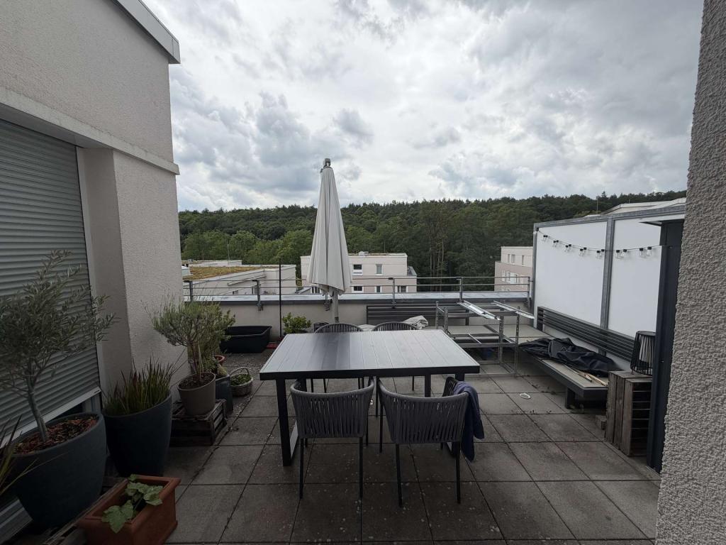 Schöne 2-Zimmer-Wohnung mit Dachterrasse in Oberursel - Foto 3