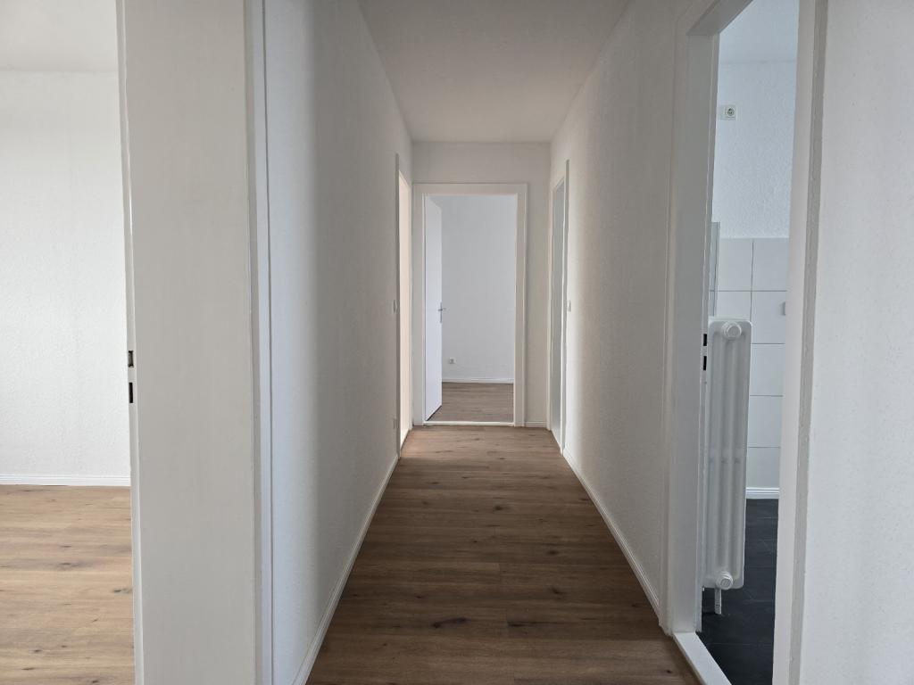 Modernisierte 3-Zimmer-Wohnung mit ca. 71,46m² Wohnfläche und Loggia - Photo 5
