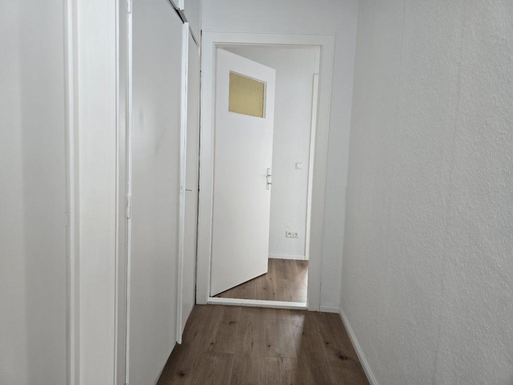 Modernisierte 3-Zimmer-Wohnung mit ca. 71,46m² Wohnfläche und Loggia - Photo 4