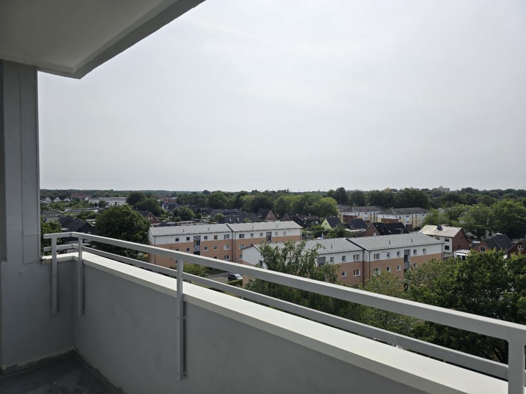 Modernisierte 3-Zimmer-Wohnung mit ca. 71,46m² Wohnfläche und Loggia - Photo 2