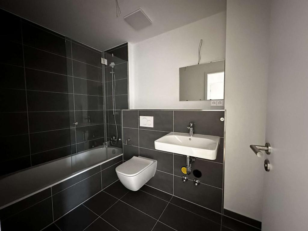Moderne 3-Zimmer-Wohnung mit zwei Dachterrassen - Photo 4