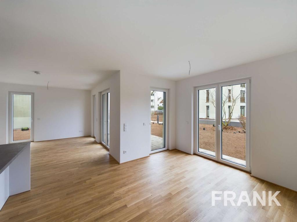 ERSTBEZUG! Moderne 3-Zimmer-Wohnung mit großen Garten - Photo 1