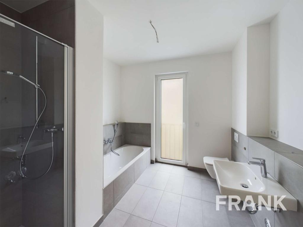 ERSTBEZUG! Moderne 3-Zimmer-Wohnung mit großen Garten - Photo 5