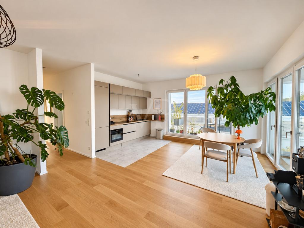 Exklusives Penthouse mit großzügiger Dachterrasse, Loggia und TG-Stellplatz in begehrter Lage - Photo 3