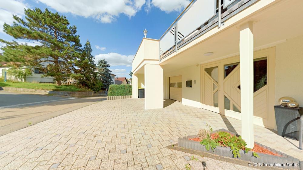 Ausreichend Parkplätze am Haus