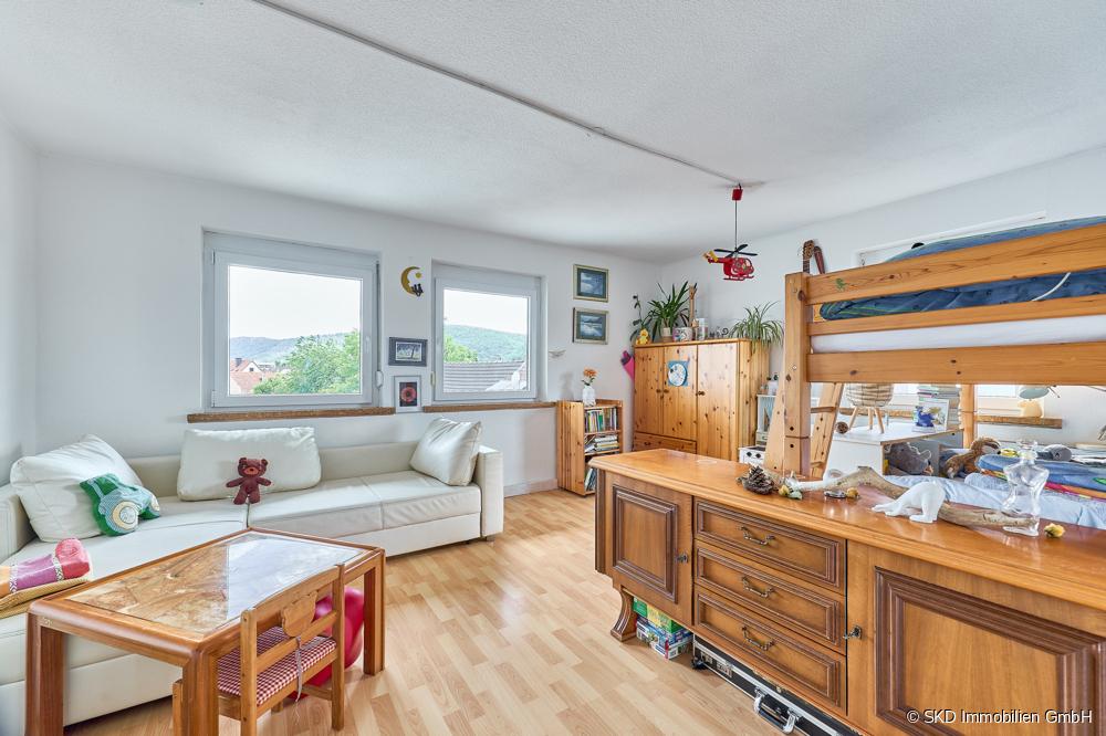 Dieses Wohnzimmer wird derzeit als Kinderzimmer genutzt