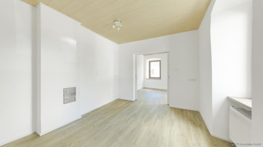 Binau: Altbau mit Charme neu interpretiert – gepflegte 4-Zimmer-Wohnung mit Einbauküche! - Photo 5