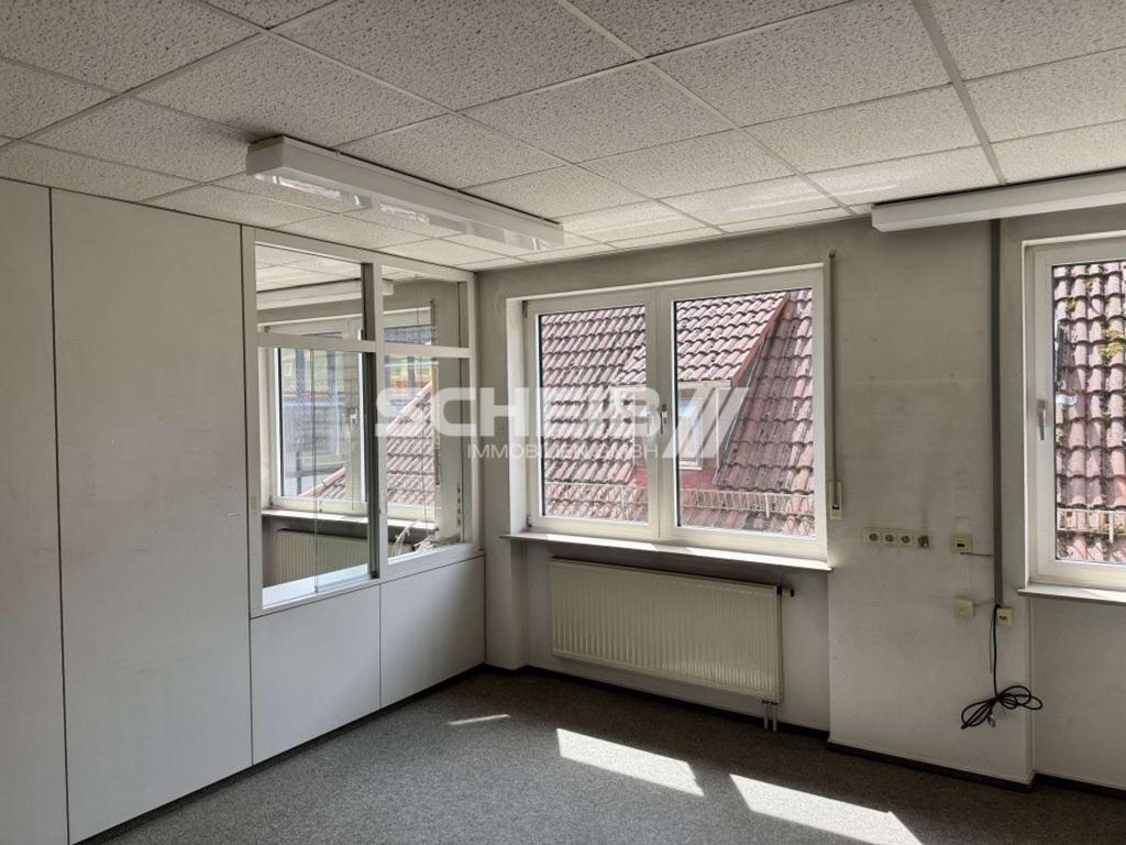 hell durch viele Fenster