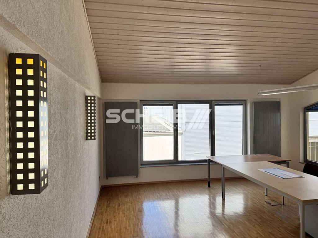 hell durch viele Fenster