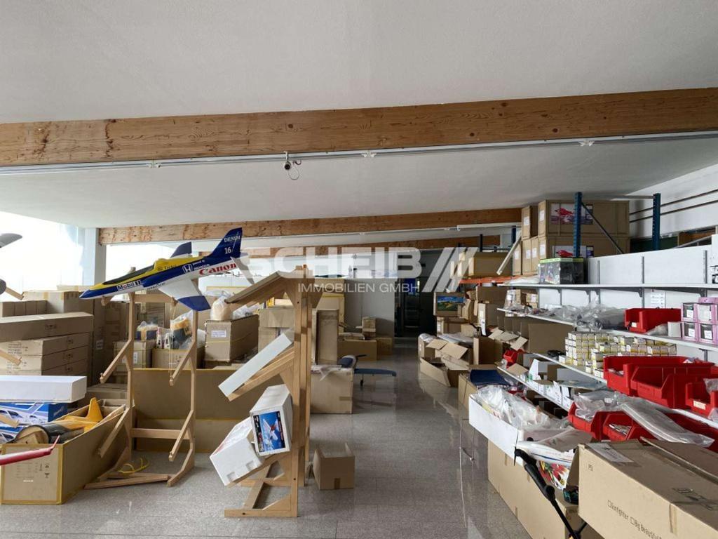 große Ausstellungsfläche