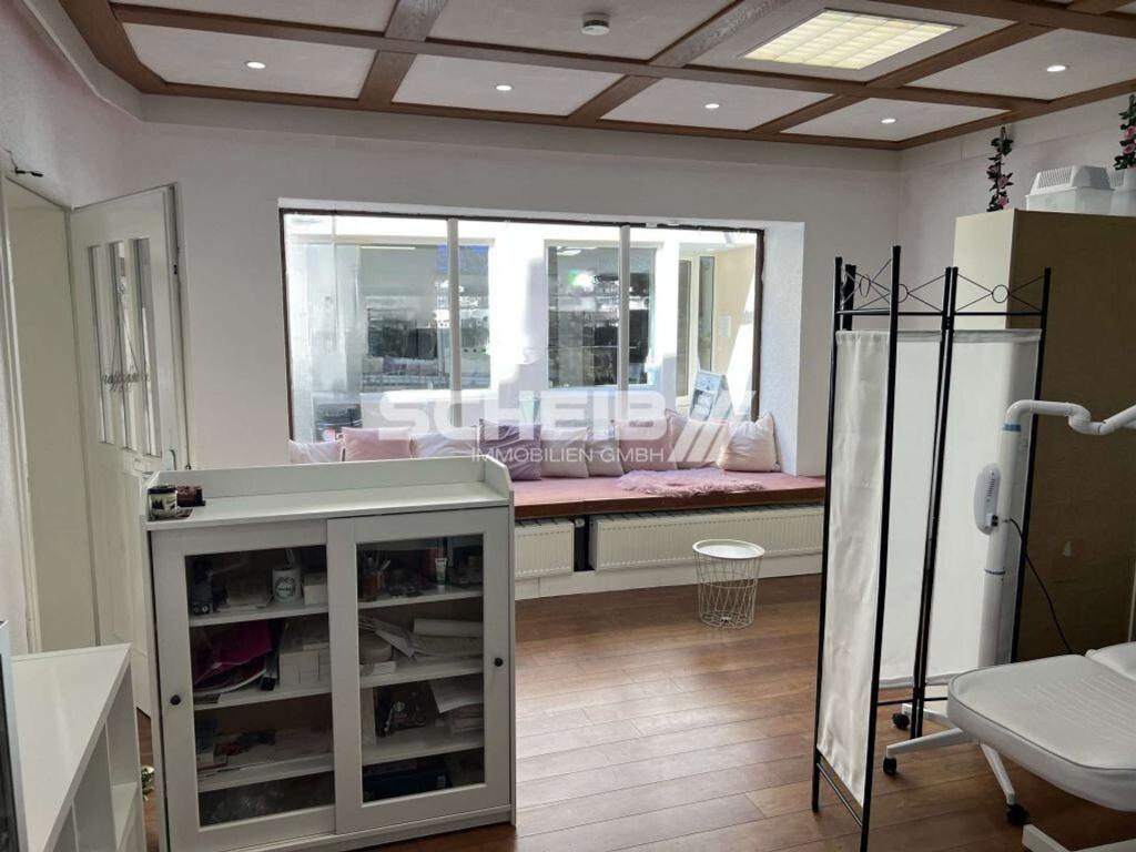 mit Schaufenster
