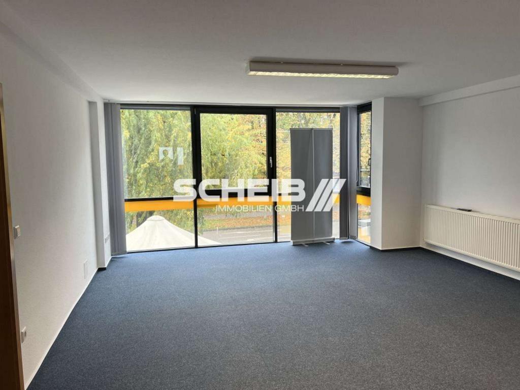 teils große Fenster