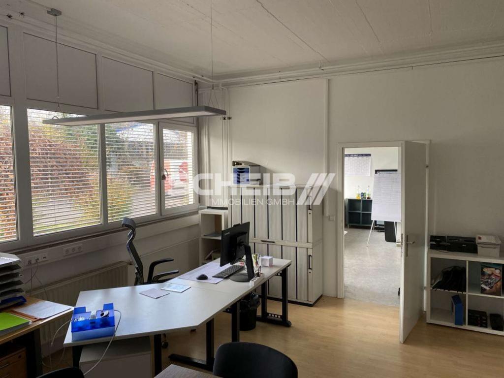 freundlich helle Bürofläche