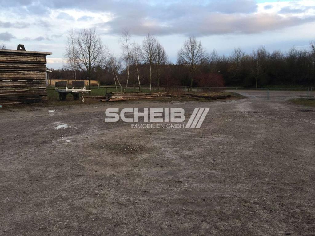 500 m² geschottert