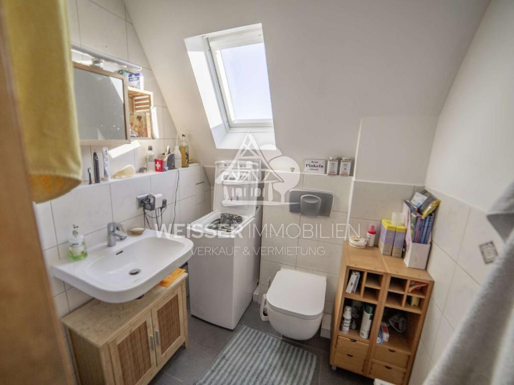 Helle 2,5 Zimmer-Dachgeschosswohnung am Espan - Foto 3