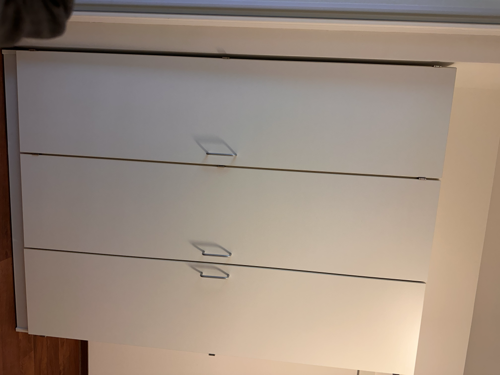 Kleiderschrank