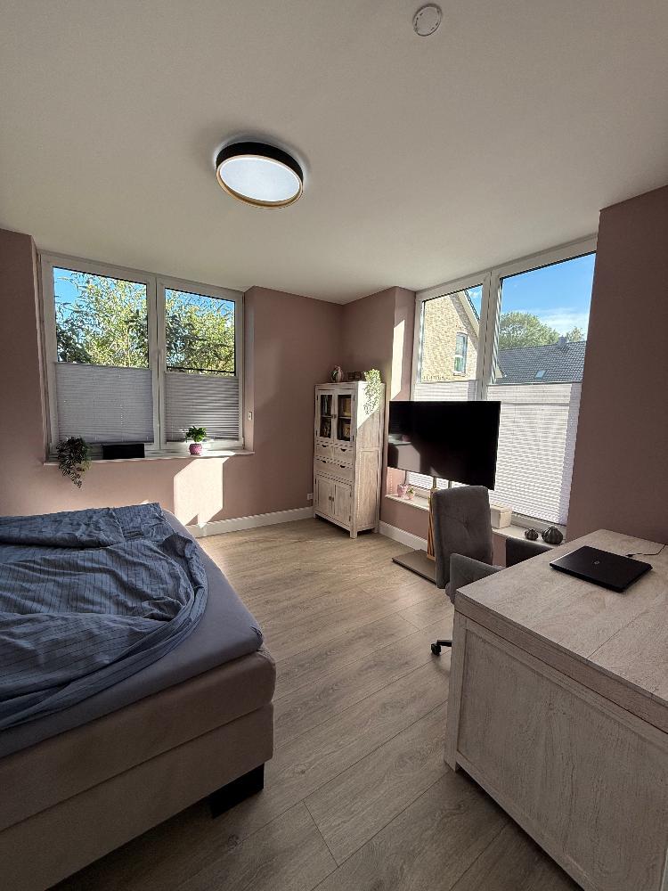 Schlafzimmer 1