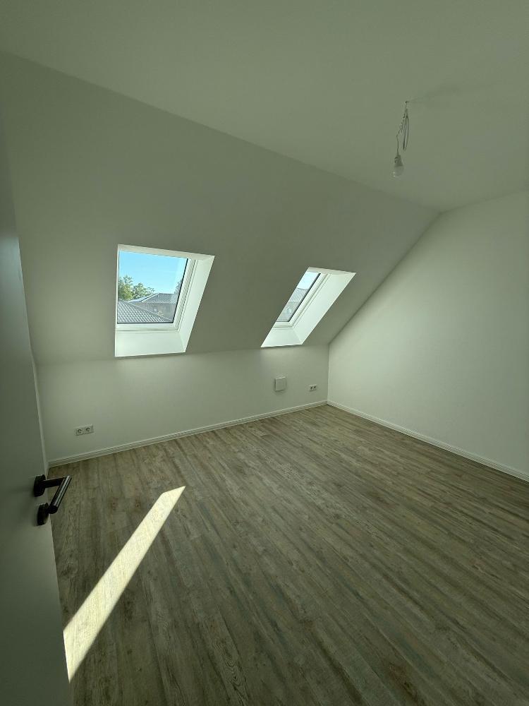 Neubau-Doppelhaushälfte mit Stil und Raum - Foto 3