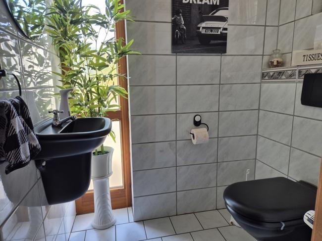 Haus 1 Gäste-WC