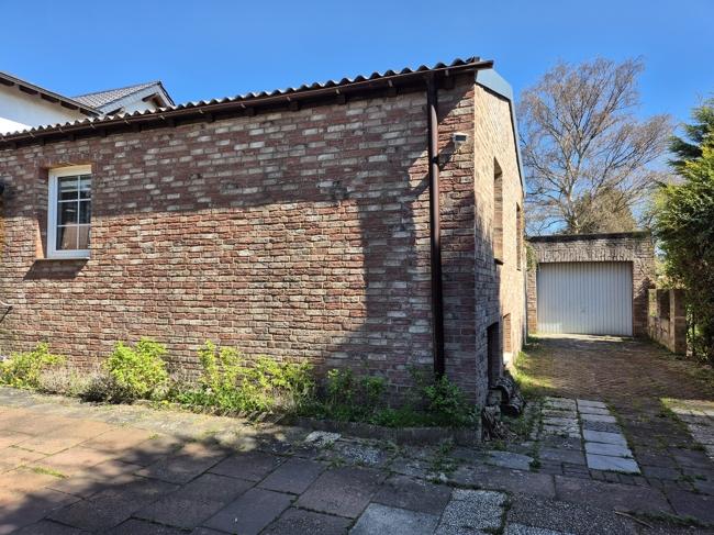 Altbau/Garage
