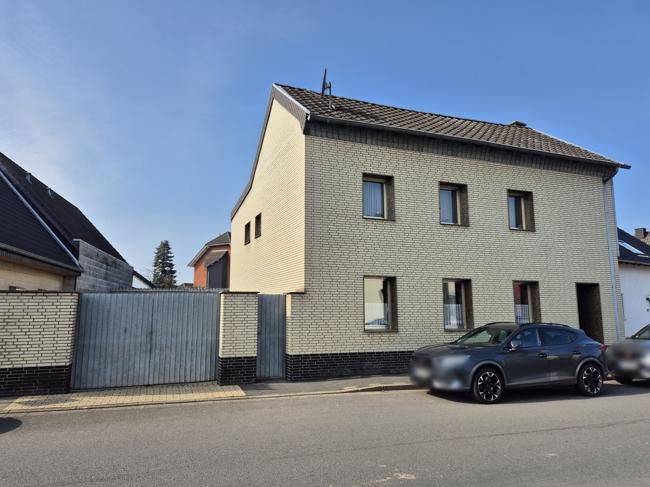 Straßenansicht