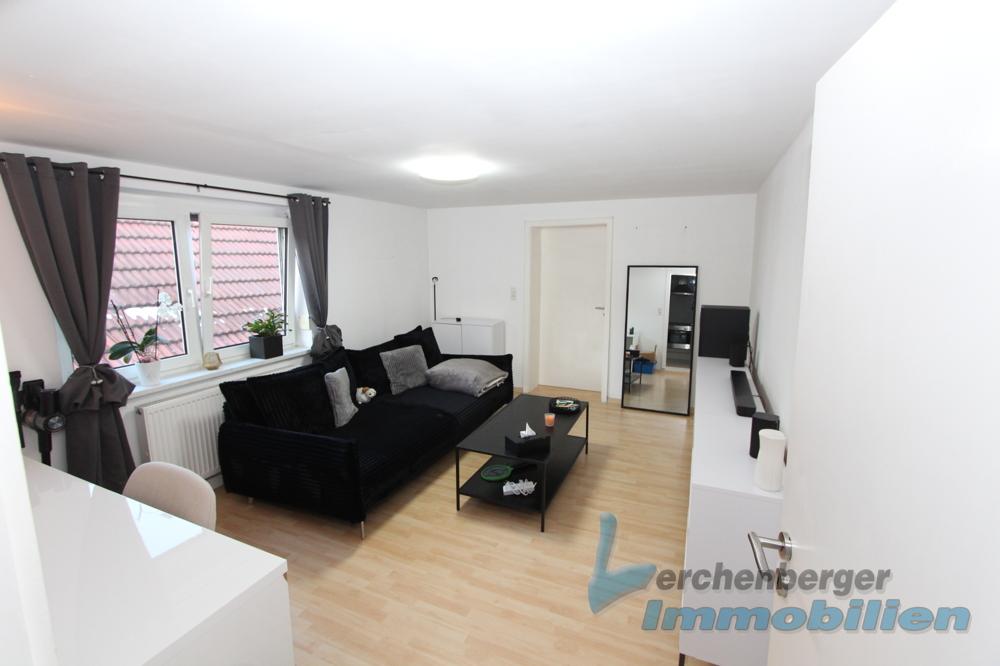 IMMOBILIEN LERCHENBERGER: Großzügig geschnittene 2,5 Zimmer Wohnung im Zentrum von Plattling - Foto 1